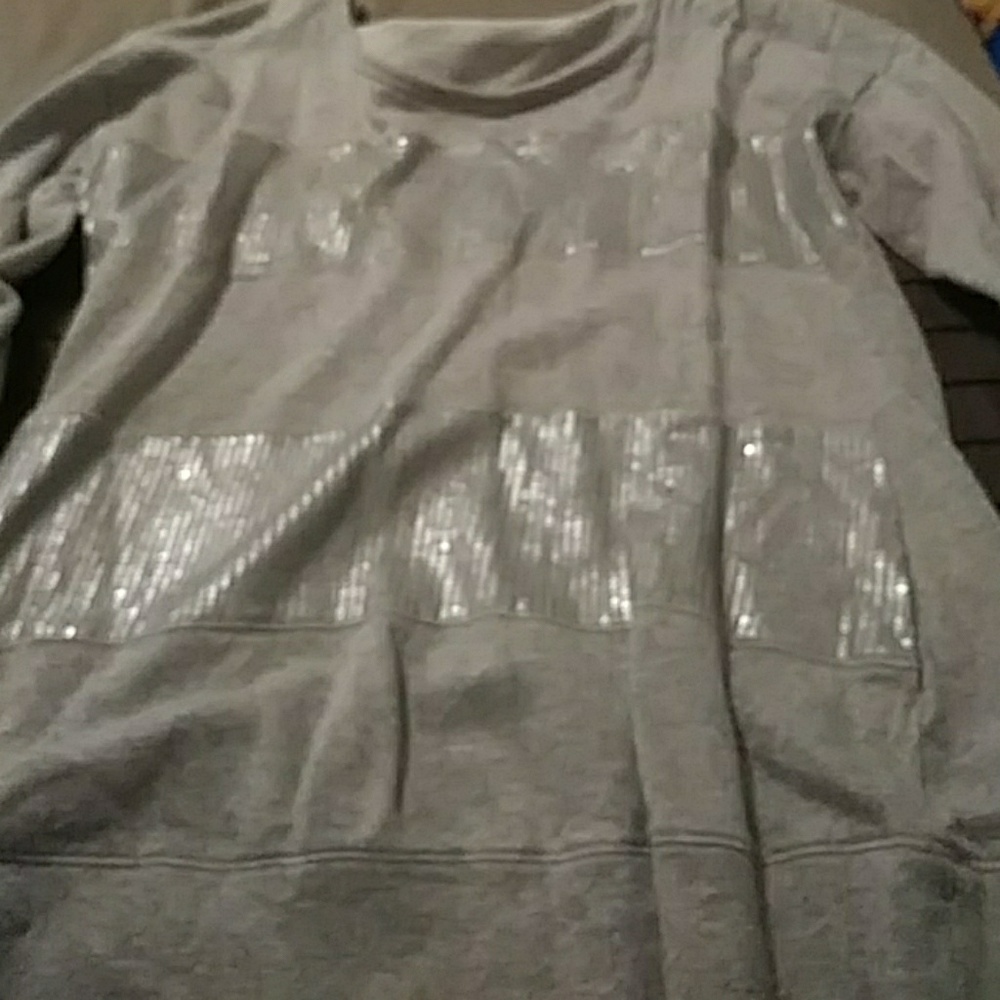 sweatshrit